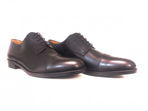 Derby in pelle nera