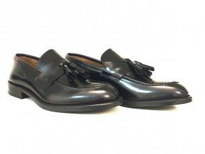 Mocassino uomo con nappine in pelle spazzolata nera