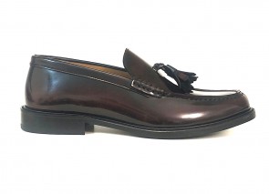 Mocassino con nappine in pelle spazzolata bordeaux