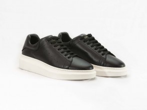Sneaker in vitello nero