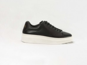 Sneaker in vitello nero