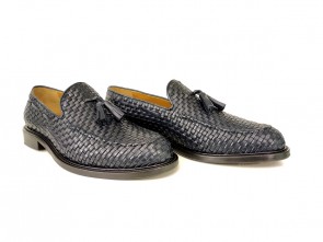 Mocassino con nappine in pelle intrecciata blu